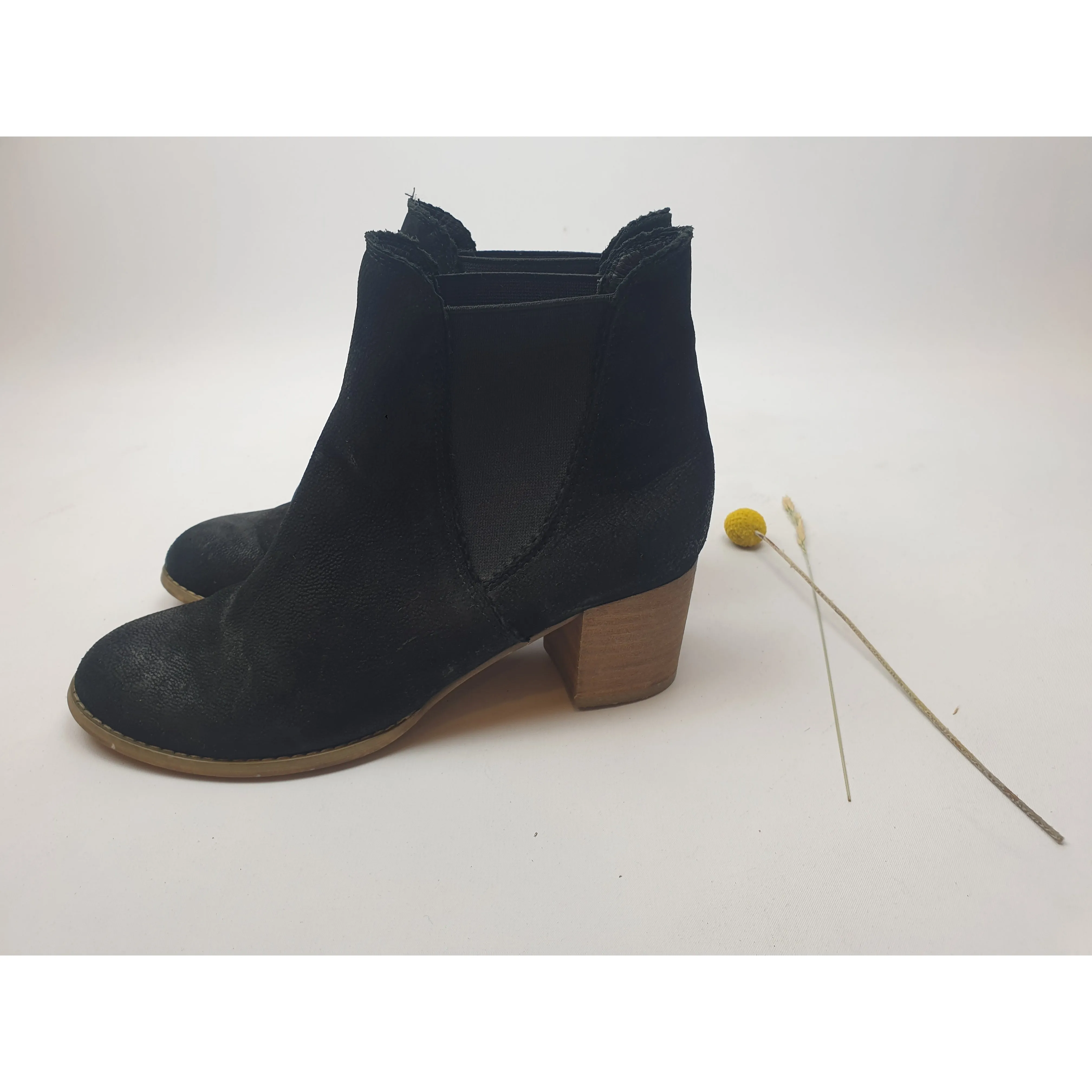 Django & Juliette black neubuck leather boots with wooden heel size 37