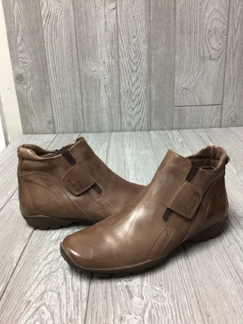 Ingledews Ankle Boots Size 8.5